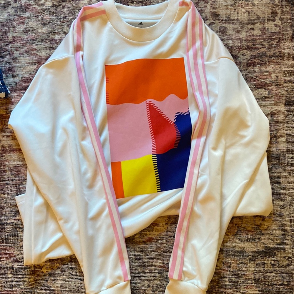 NBW Adidas sustainability shirt medium